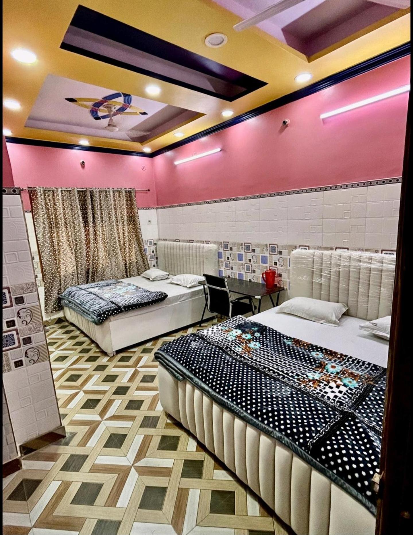 Hotel Jaipur Palace Új-Delhi Kültér fotó
