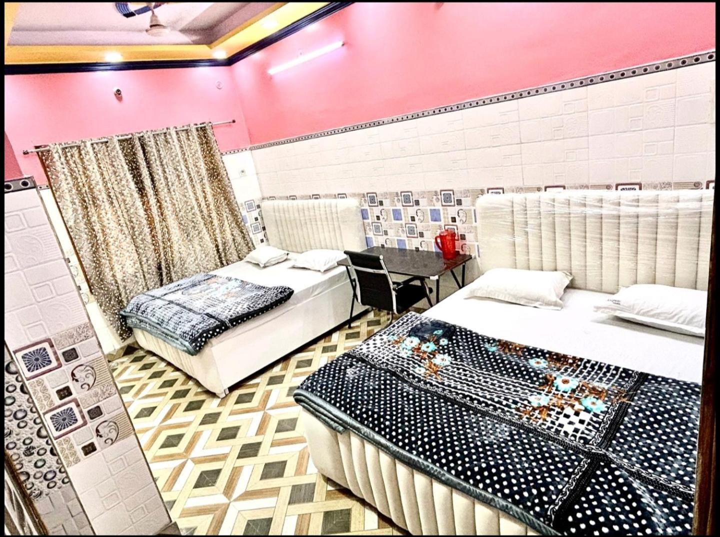 Hotel Jaipur Palace Új-Delhi Kültér fotó